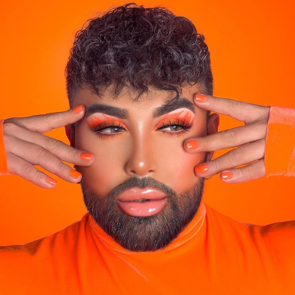 Caliente Artist Couture - Picture 7 of 10